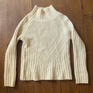 “Banana Republic” CREAM WOOL TURTLE NECK SWEATER